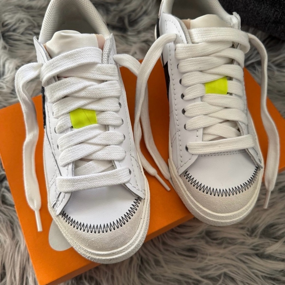 Nike W Blazer Low ’77 Jumbo Sneakers - Women’s Size 6.5 - Picture 7 of 8